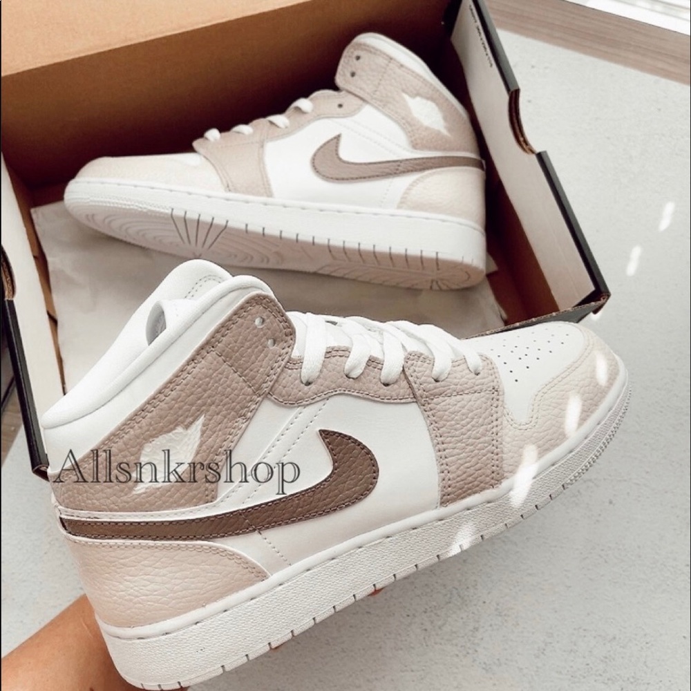 Nike air jordan 1 mid custom brown hand painted - Picture 5 of 5
